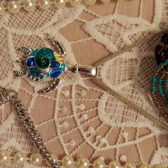 Necklaces - Picture 3 of 5